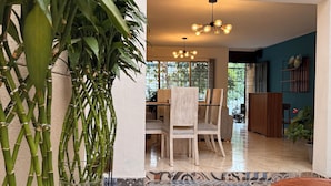 Interior - Hostal Pacífico Encanto (Medellin)