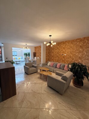 Interior - Hostal Pacífico Encanto (Medellin)