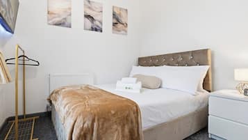 3 bedrooms, iron/ironing board, Internet, bed sheets