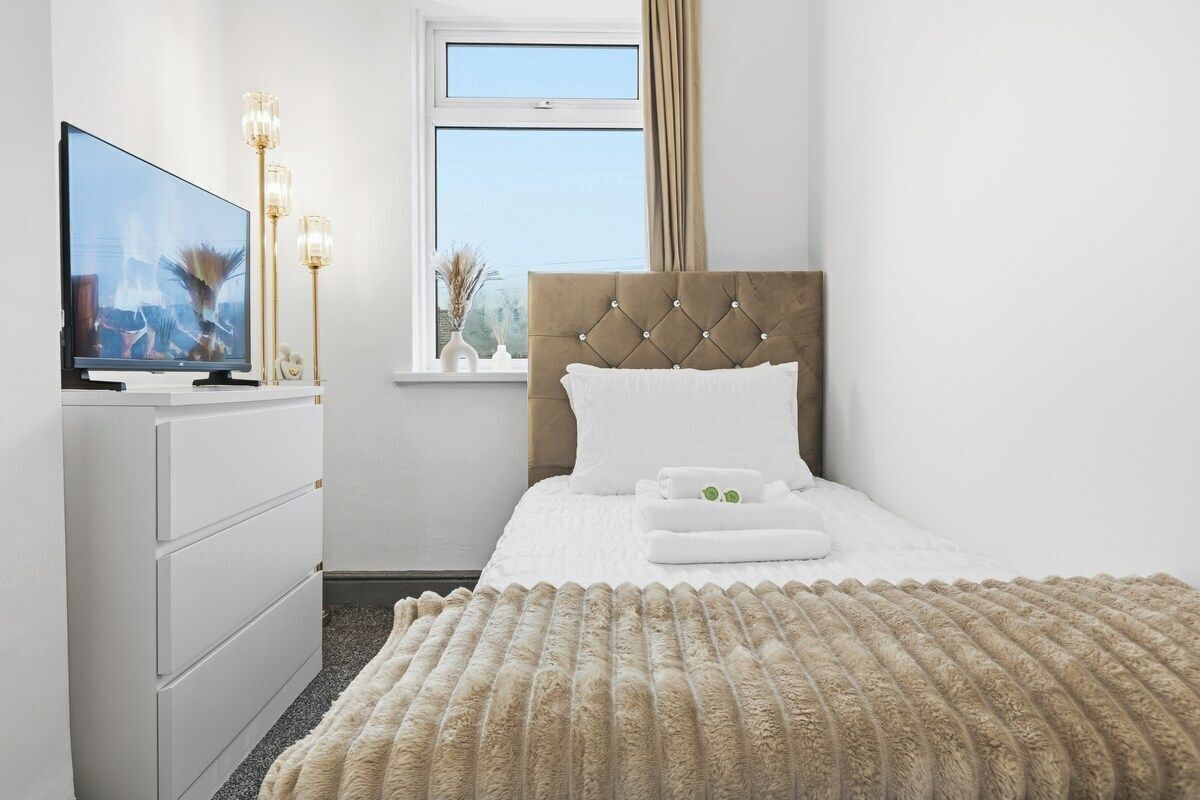 3 bedrooms, iron/ironing board, Internet, bed sheets