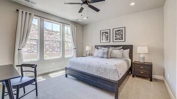 5 habitaciones, tabla de planchar con plancha, wifi y ropa de cama