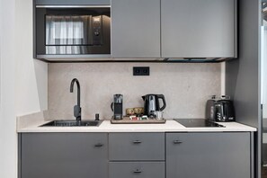 1 bedroom - Pac Fico Deluxe King Suite Near Retiro (Madrid)