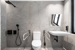 House, Accessible - Pacifico Accessible Suite Near Retiro (Madrid)