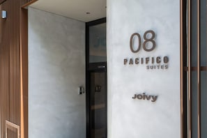 House - Pac Fico Deluxe King Suite Near Retiro (Madrid)