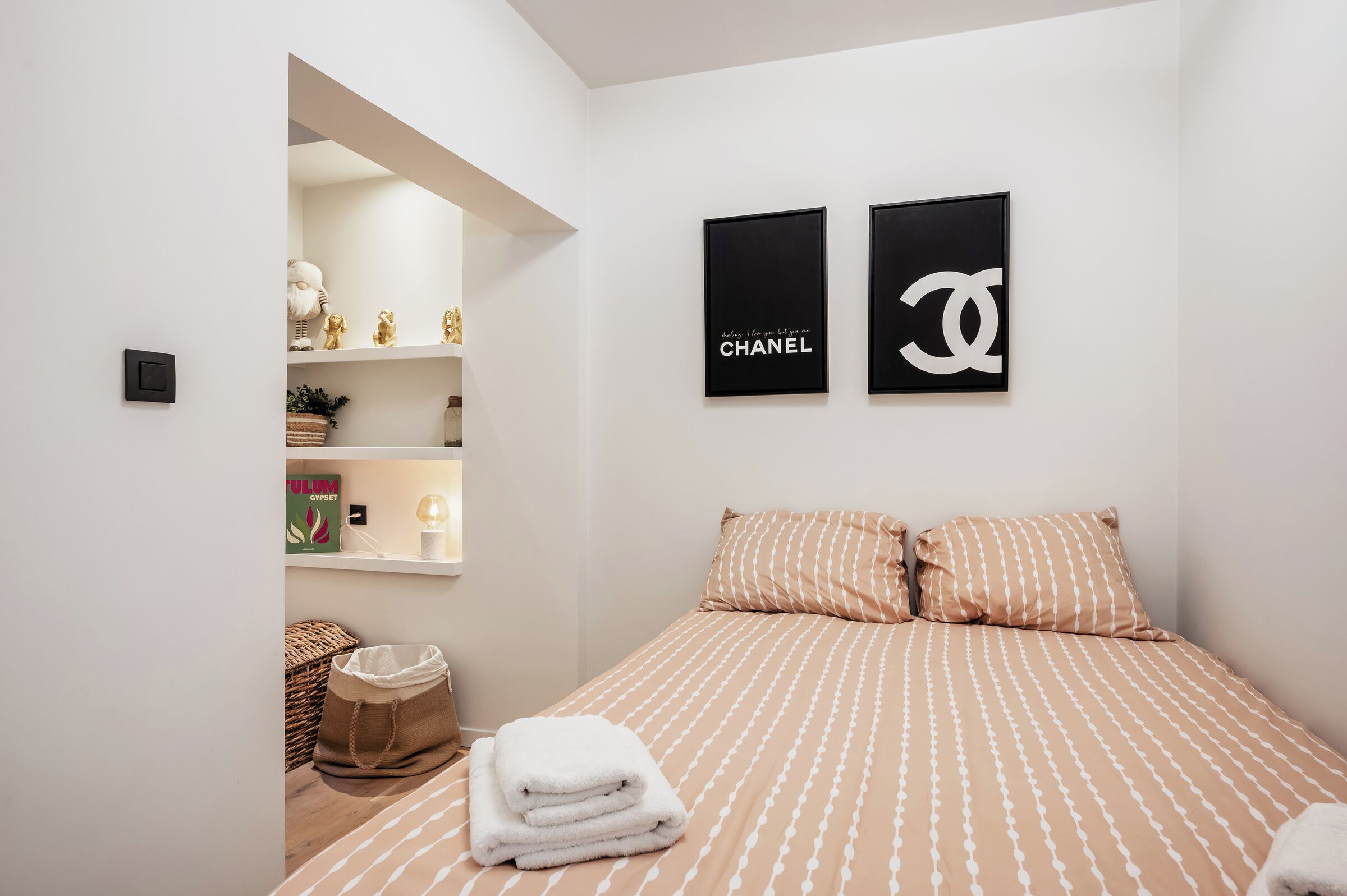 2 bedrooms, iron/ironing board, travel cot, free WiFi