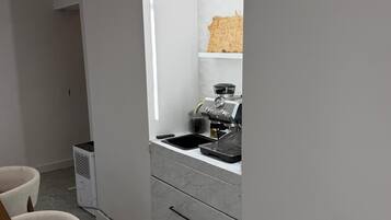 Luxury Apartment, 2 Bedrooms, Ocean View | Interior