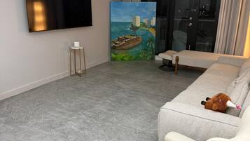 Luxury Apartment, 2 Bedrooms, Ocean View | Living area