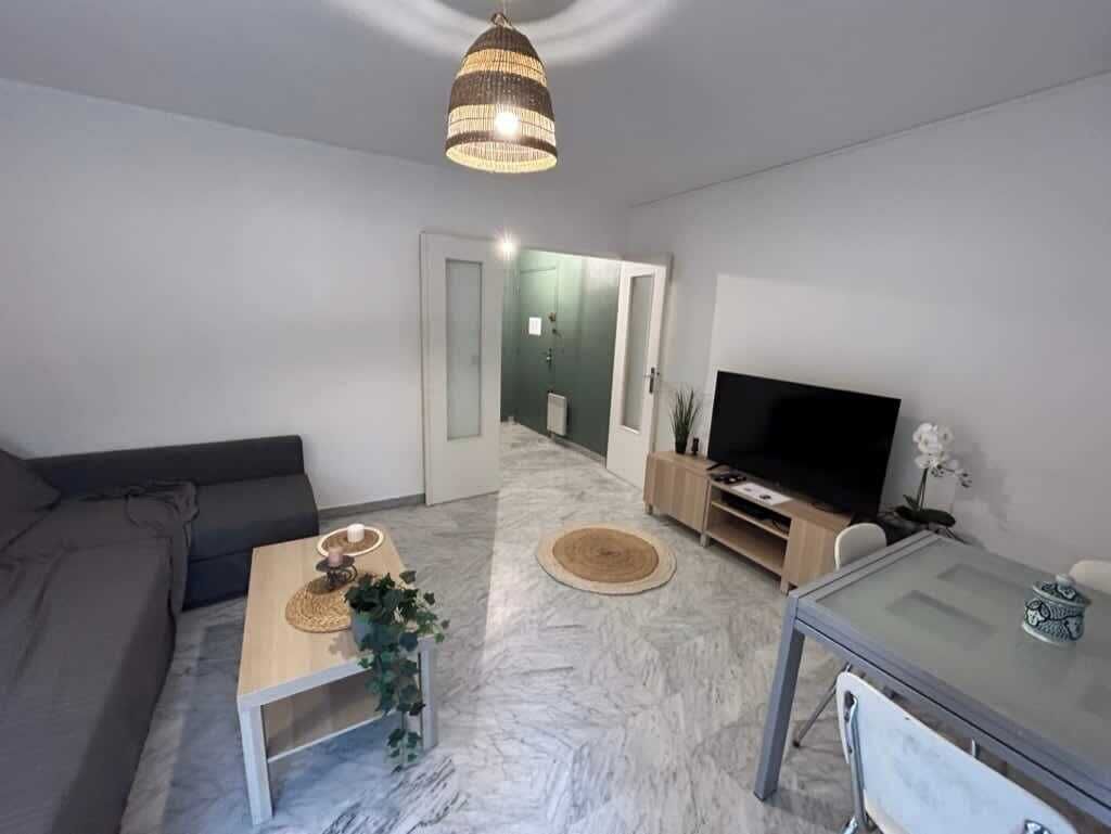 Apartemen, 1 Tempat Tidur Double dengan tempat tidur Sofa, balkon, pemandangan kota (500 BONNEFOY) | Area keluarga