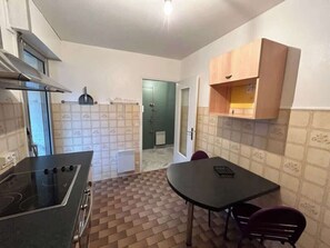 Apartment, 1 Double Bed with Sofa bed, Balcony, City View (500 BONNEFOY) | Private kitchen - Your Cosy Nest in the Heart of Montpellier (Montpellier)