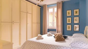 2 habitaciones, tabla de planchar con plancha, wifi y ropa de cama