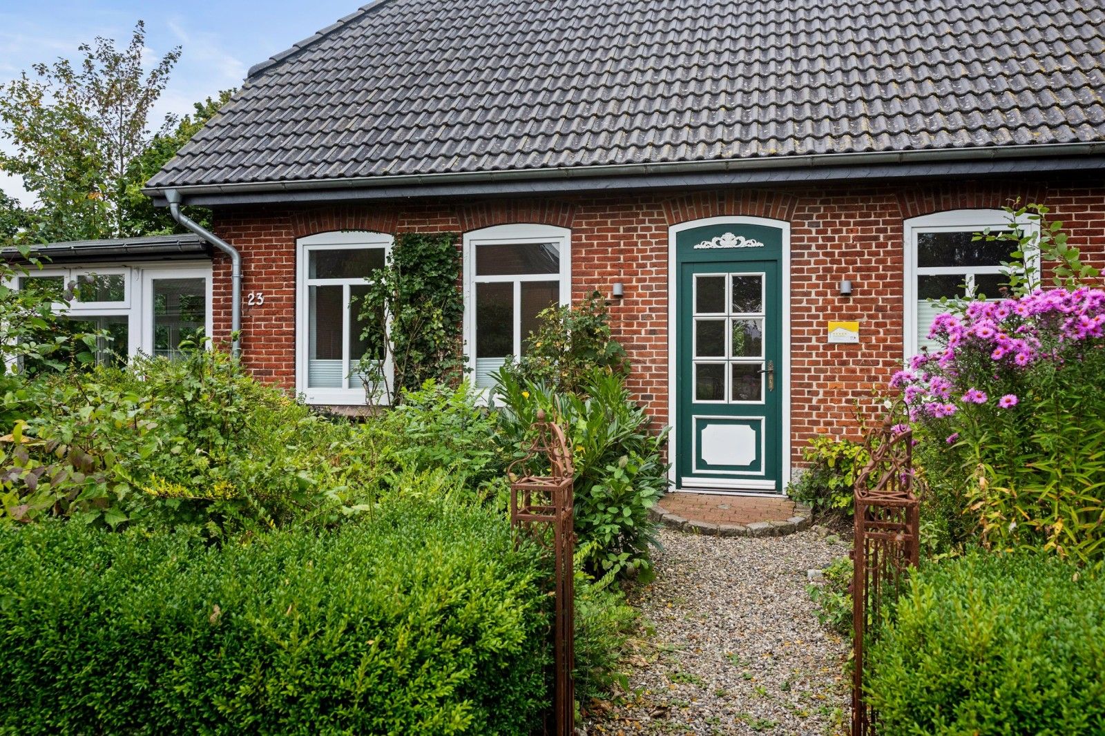 تفاصيل الفندق من الخارج