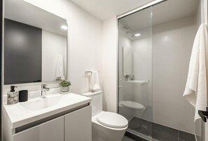 Suite | Bilik Mandi | Pancuran mandi, tuala disediakan, sabun, syampu 