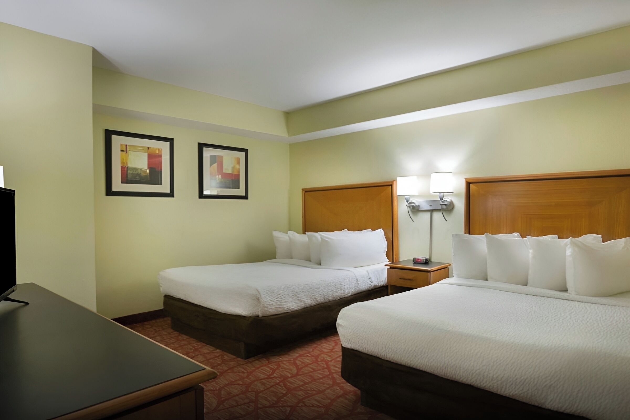 Steps From Boardwalk W/ Gym, Pools& Hot Tub | 0.7 Mi To Second Avenue Pier - Myrtle Beach, SC
