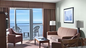 TV, DVD player, music library - Bright Indoor Pool Escape | 2.7 mi to Ripley’s Aquarium | 2 Units (Myrtle Beach)