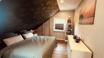 1 Schlafzimmer, Schreibtisch, BĂŒgeleisen/BĂŒgelbrett, Reisekinderbett