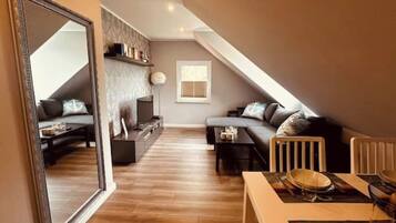 TV, DVD player, books, stereo