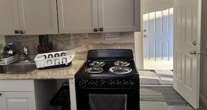 1 bedroom close to Tacony Bridge, EZ access to NJ and the city