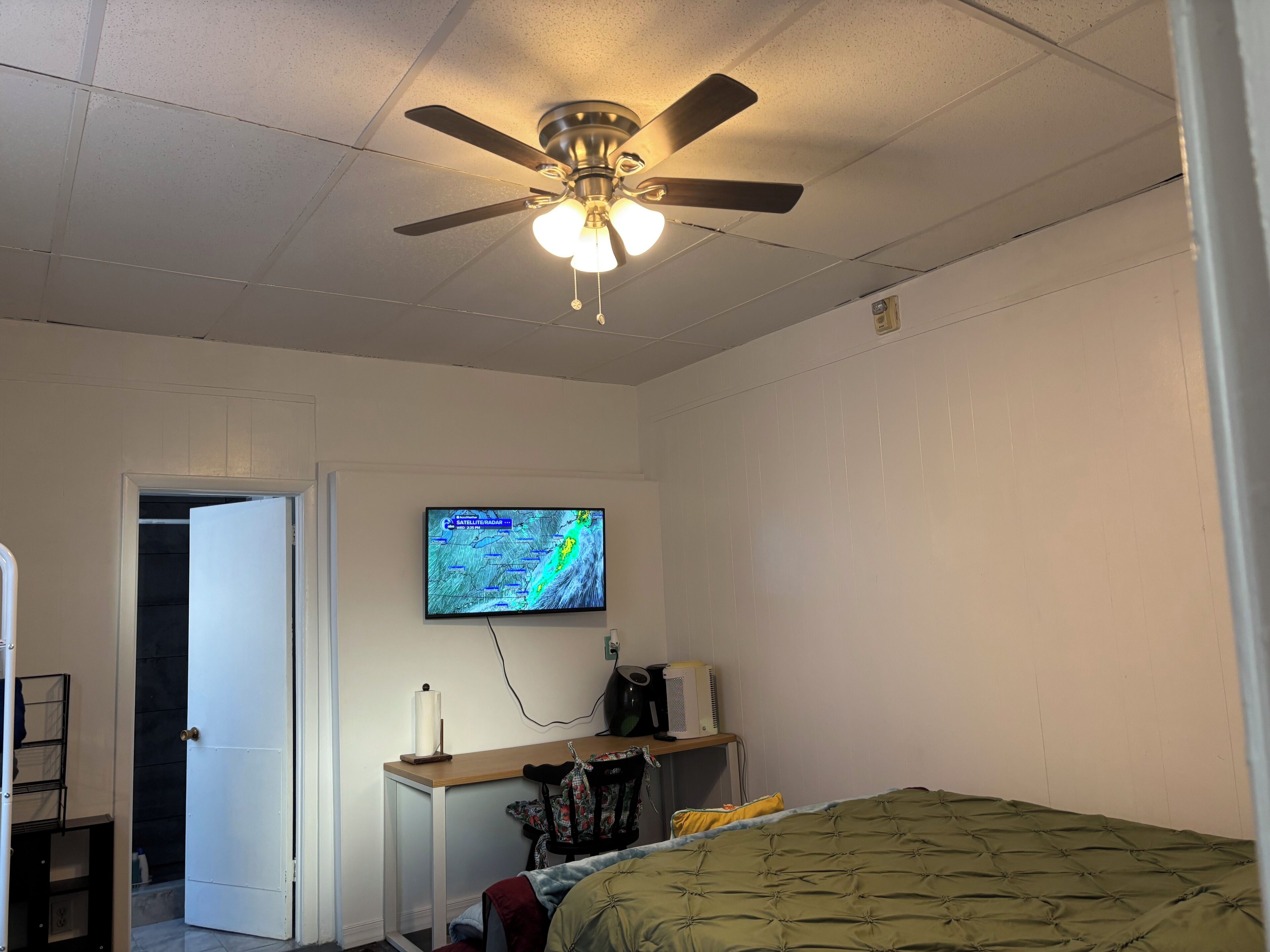 1 camera, Wi-Fi, lenzuola