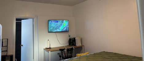 1 camera, Wi-Fi, lenzuola