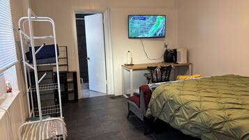 1 bedroom, in-room safe, desk, free WiFi