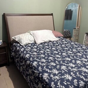 2 habitaciones, tabla de planchar con plancha y wifi gratis 