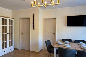 Dining - House on the vineyard / Rhine view #4 (Rüdesheim am Rhein)