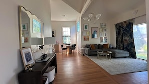 Living area - The Royal Hideaway- Designer 2BR/2BA, Private Yard (New Orleans)