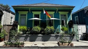Exterior - The Royal Hideaway- Designer 2BR/2BA, Private Yard (New Orleans)
