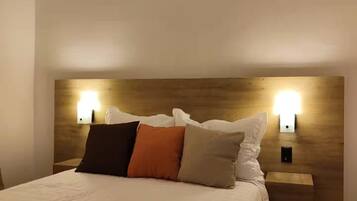 Iron/ironing board, free WiFi, bed sheets