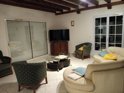 Country house 2 minutes from the lake of St Pée in a quiet area.