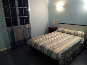 3 bedrooms, iron/ironing board, wheelchair access - Country house 2 minutes from the lake of St Pée in a quiet area. (Souraïde)