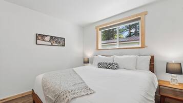 2 bedrooms, iron/ironing board, free WiFi, bed sheets