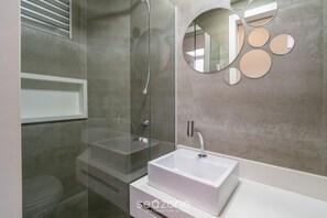 Apartamento básico | Baño | Ducha