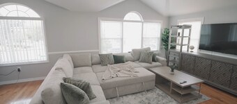  Spacious 3BR 2BA Apt Near JFK