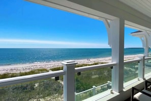 On the beach - Private beach, Stunning views, Pool and Tennis! (Yarmouth)