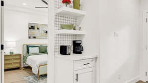 Room - Stylish Home by Medical Center and Downtown! (Houston)