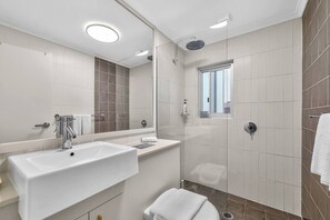 Hair dryer, towels - Ramsgate Nook Steps to Bondi Beach and Local Cafs (Sydney)