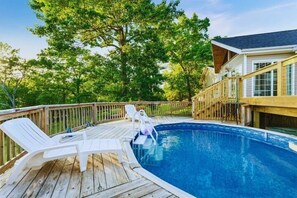 Pool - Stillwater Lodge: Private Pool and Play Resort (Omaha)