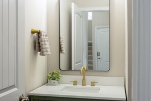 Hair dryer, towels, shampoo, toilet paper - Lake Geneva 4BR House | Rec Lounge + 1 Mi to Beach (Lake Geneva)