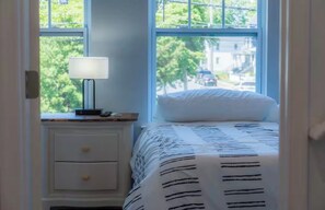 4 dormitoris, planxa i posts de planxar, wifi i roba de llit 