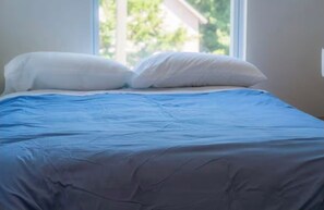 4 habitaciones, tabla de planchar con plancha, wifi y ropa de cama