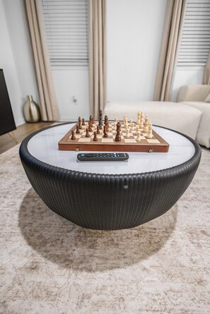 Games room - Modern contemporary 3bedroom, 2.5baths offering a blend of comfort, convenience. (Irving)