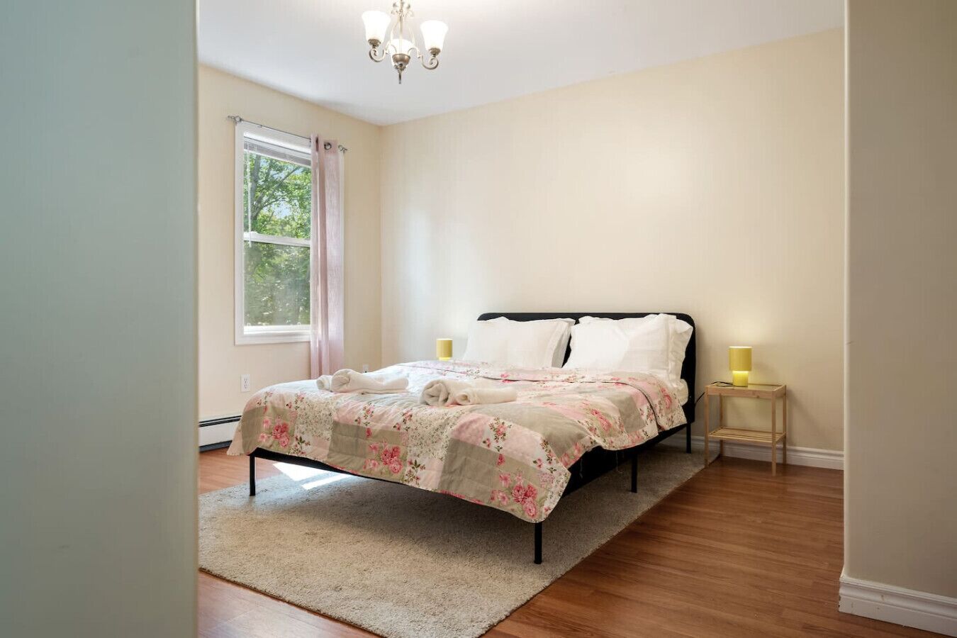 Bureau, Wi-Fi, draps fournis