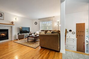 Televisión, chimenea