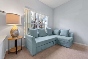 TV, offices - Water View Pool Home Near Disney (Kissimmee)