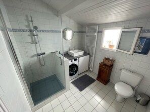 Hair dryer, towels, soap, toilet paper - 2-star house - Jardin Clos - Beach, forest and shops on foot (Saint-Hilaire-de-Riez)