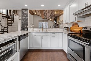 Oven, stovetop, dishwasher