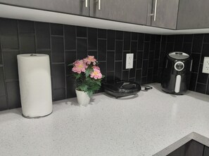Interior - Unwind in this serene environment with close proximity to the airport. (Calgary)
