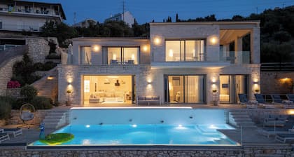 Brand New Sea Front Villa - 2min walk from Kassiopi town & beach