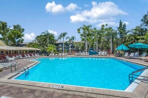 Pool - Park Shore Resort 2nd Floor - Serene Waterfall (Naples)